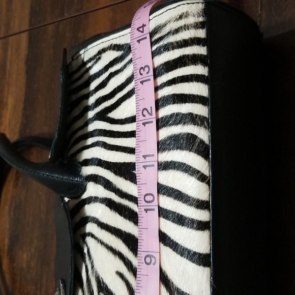 Pelle studio leather bag, Medium, zipper on top ,front pocket magnetic button. - Picture 9 of 11